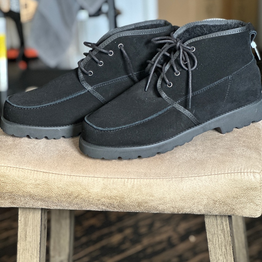 BEARPAW
Men's  Chukka Boots Size 12